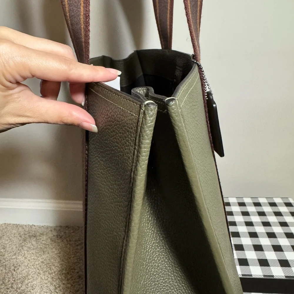 Coach Smith Tote NWT - Picture 6 of 8